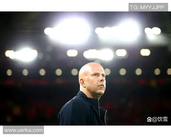 利物浦赛场小插曲引发争议 裁判如何应对与处罚措施分析